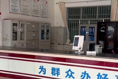 亮证女翻版？居民反映政府人员缺岗 湖南警上门「夜谈」