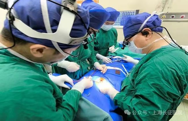 上海「身首断离」患者 被中国海军军医成功救回