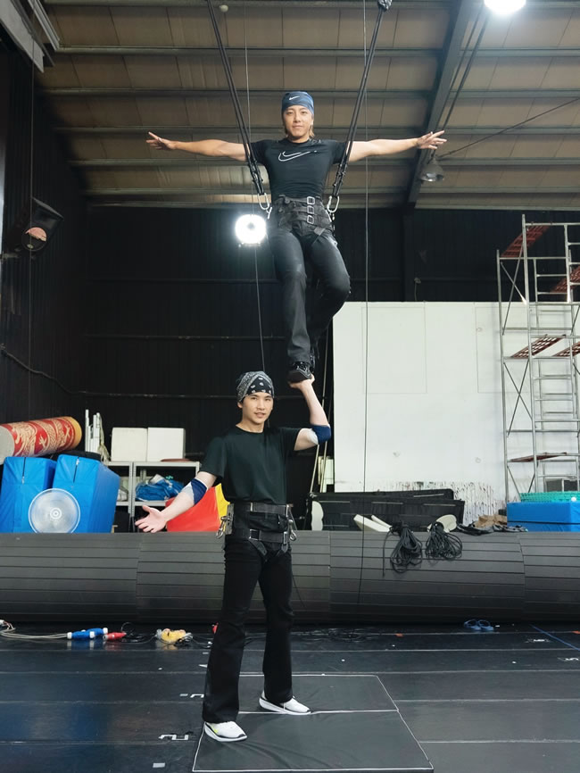 Energy分大绝 牛奶、坤达登4楼高倒立风火轮