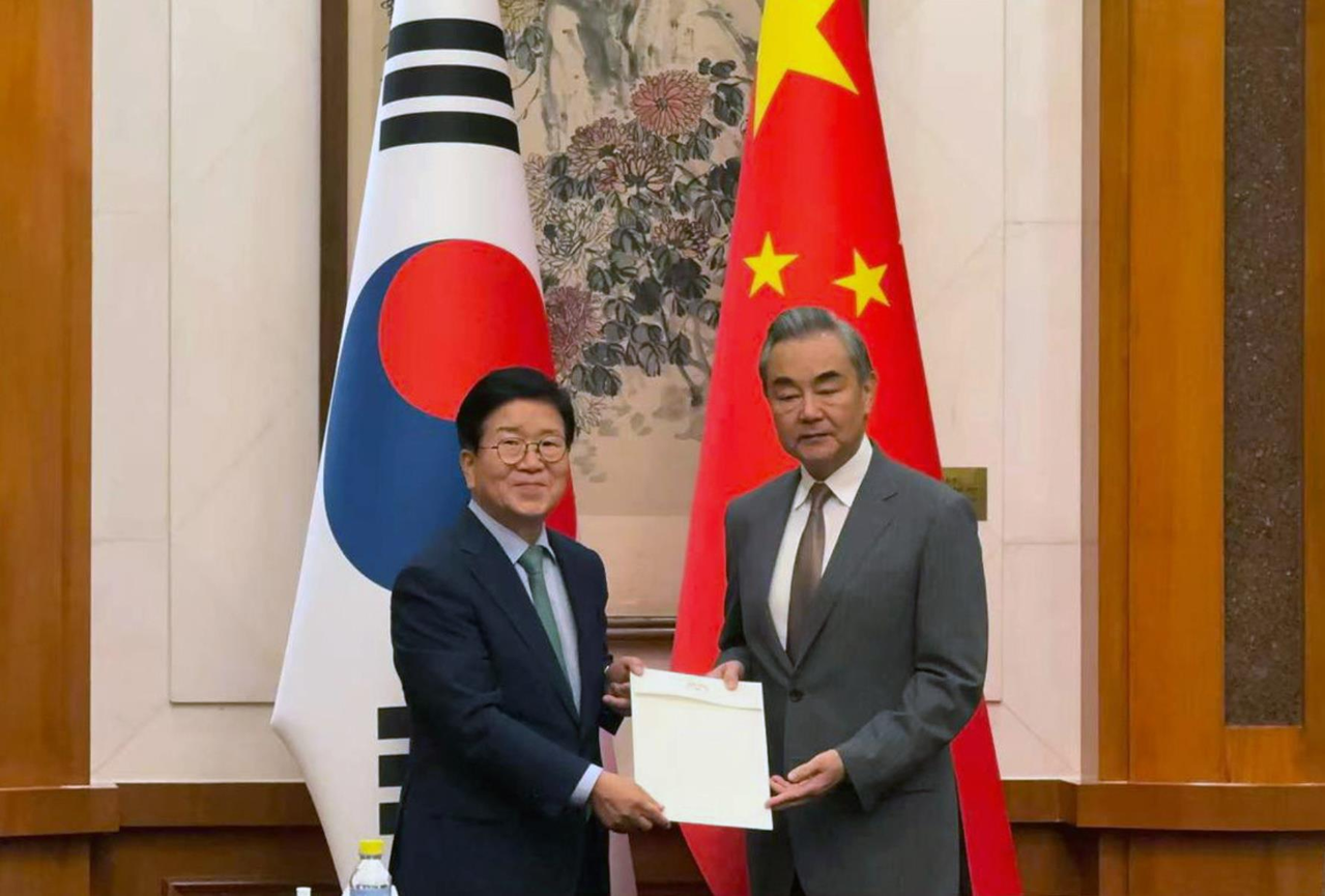 韩总统赴美见川普 派特使赴北京 强调高度重视韩中关係