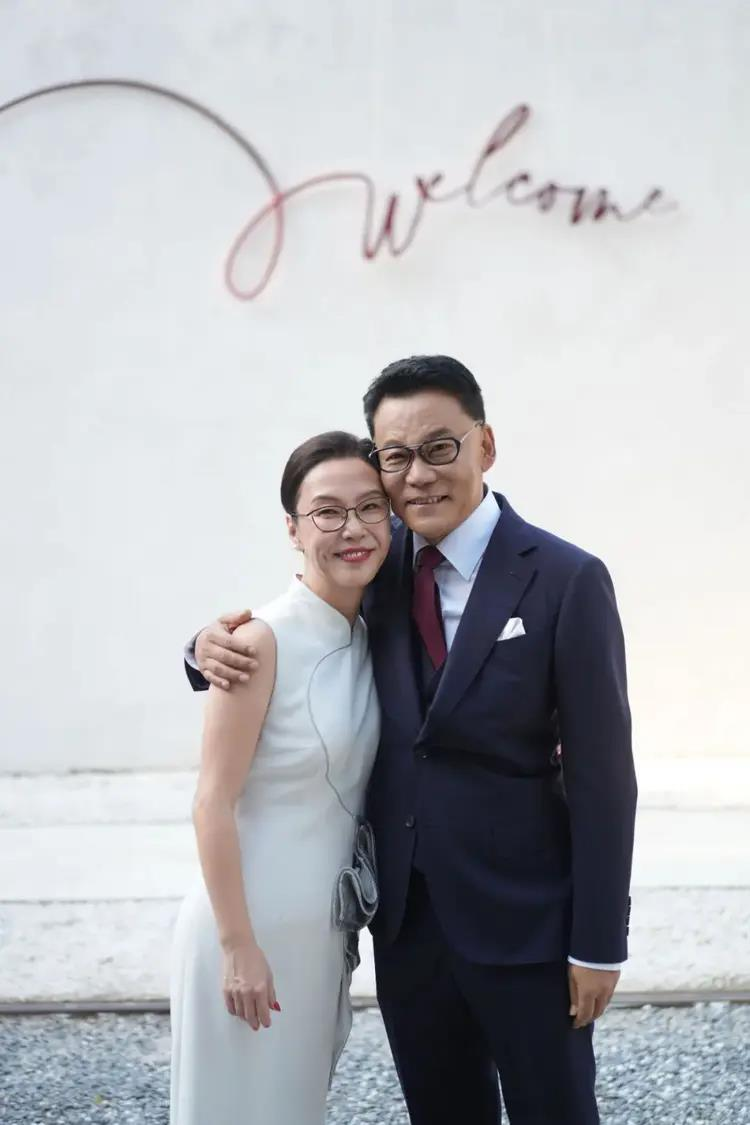 60岁李国庆二婚现场照曝光 张朝阳、俞敏洪都到了