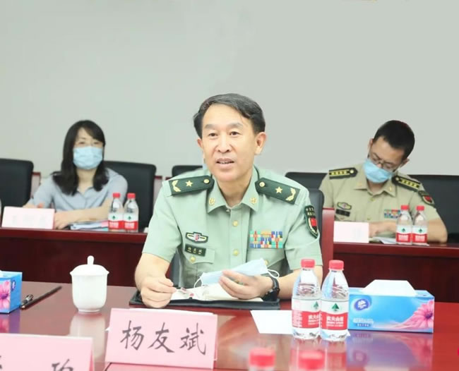 反腐未止? 戎装副部长杨友斌免职 主要上司是苗华